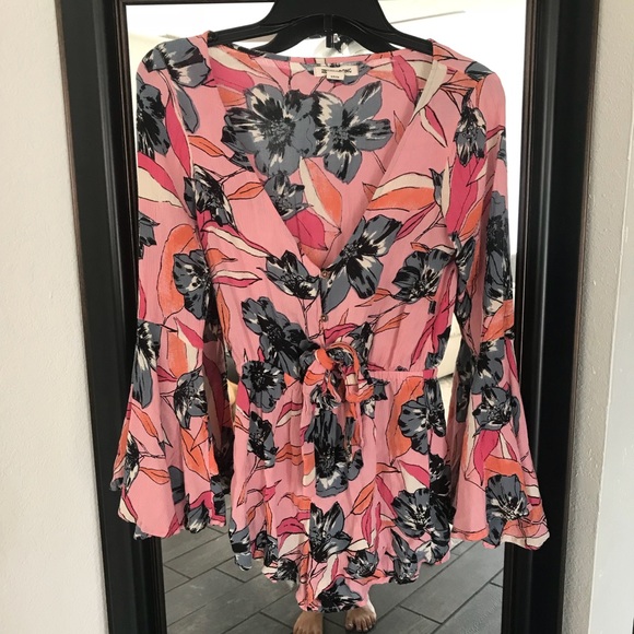 Billabong Other - Billabong floral romper